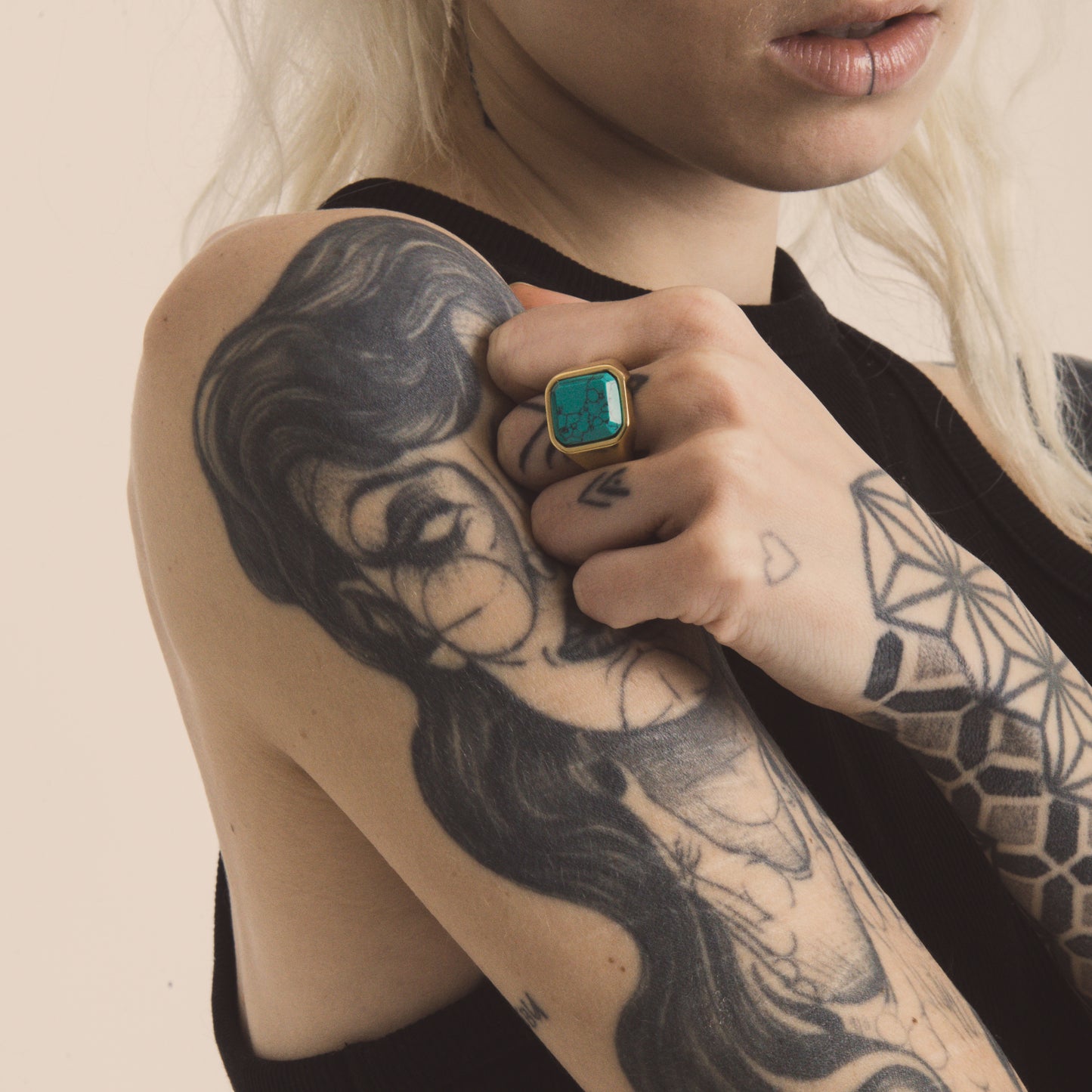 Twisted Rebels Turquoise Stone Onyx Ring (Gold)