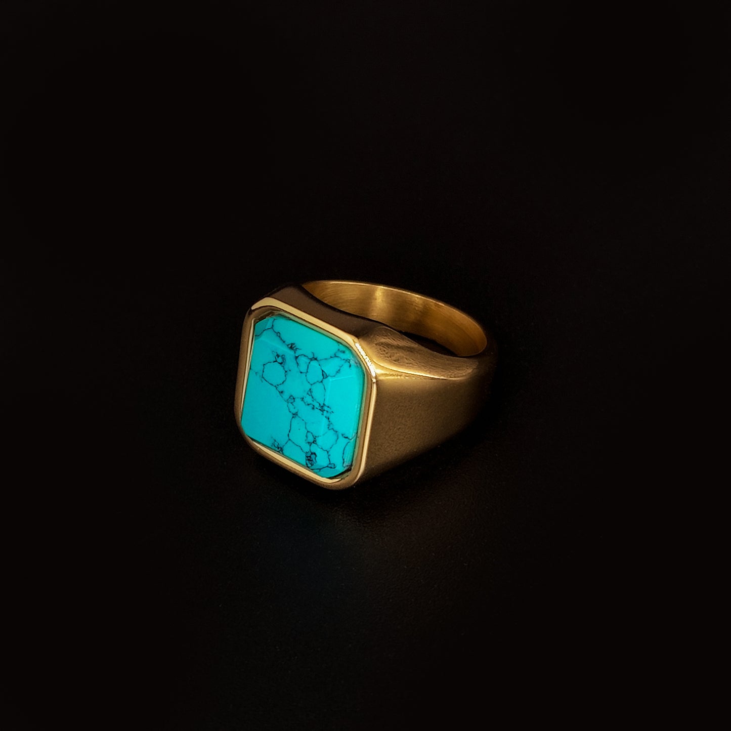 Twisted Rebels Turquoise Stone Onyx Ring (Gold)